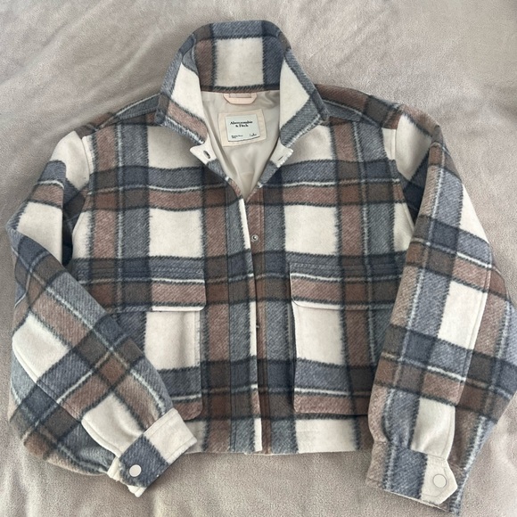 Abercrombie Cropped Plaid Jacket - Picture 2 of 3